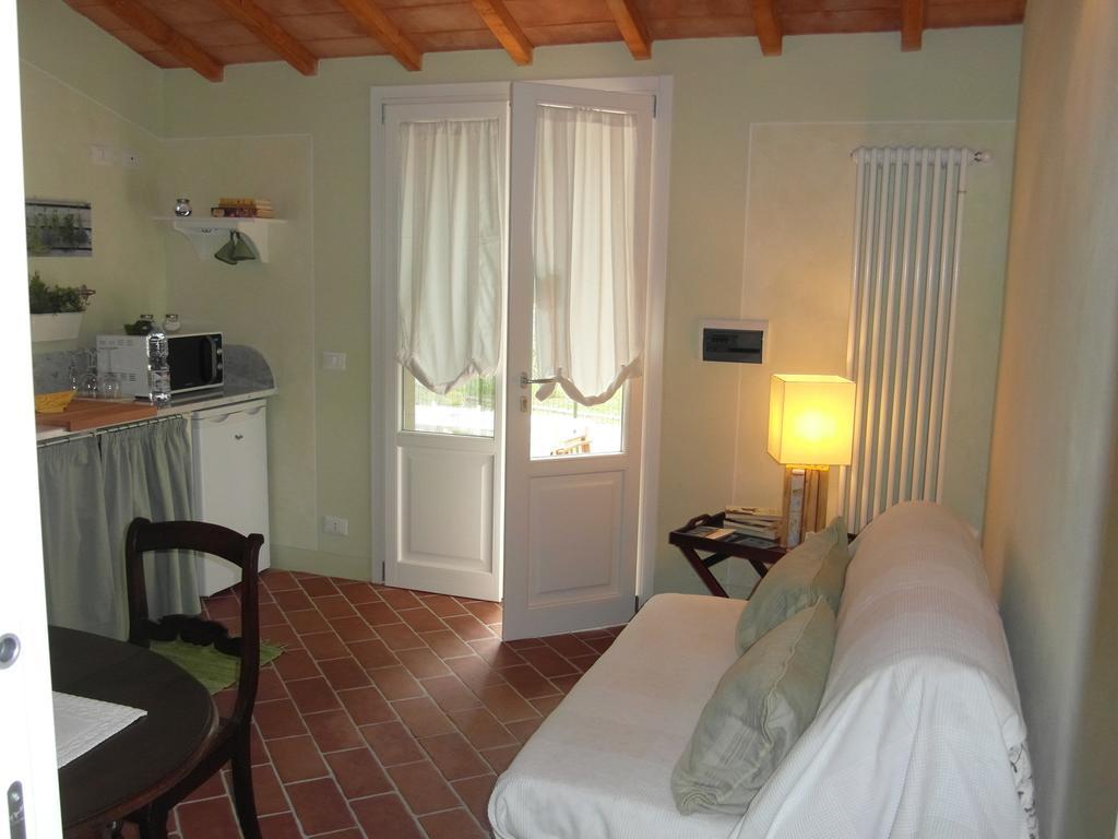 Bed And Breakfast Casa Formica Cascina Room photo