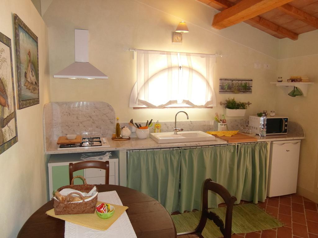 Bed And Breakfast Casa Formica Cascina Room photo